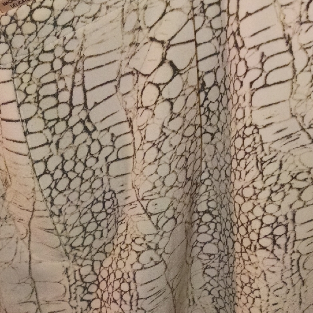 Philosophy White Textured Look Shorts - Picture 3 of 7
